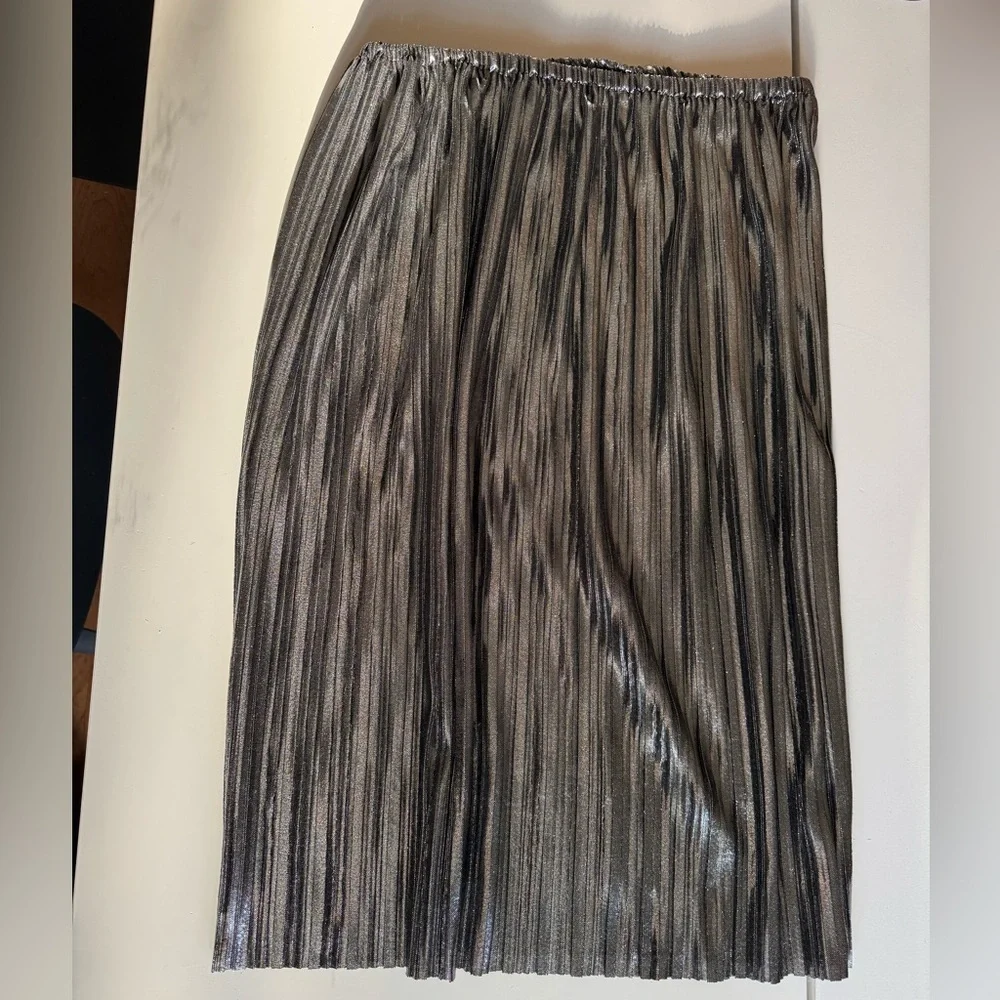 JM Studio by John Meyer Silver Metallic Pleated Midi Skirt size M